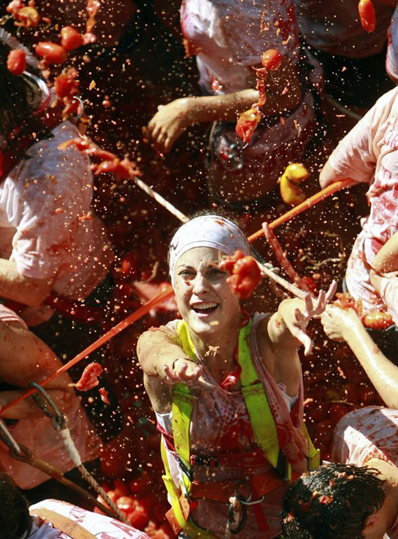 让西红柿飞--西班牙年度番茄狂欢节