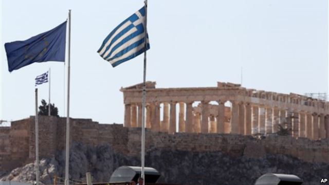 VOA慢速英语:希腊不是唯一一个面临经济危机