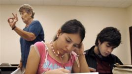 Students at the University of Texas-Southmost College work on a writing assignment in an English as a Second Language class in 2006