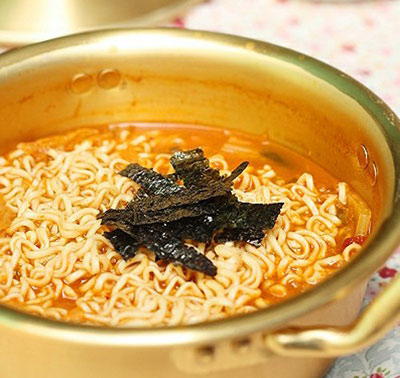 拉面 stretched noodles