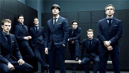 德国队世界杯正装出炉 男模团太帅气