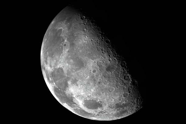 研究发现，月球在“内部发电机”停机后，磁场消失了10亿年