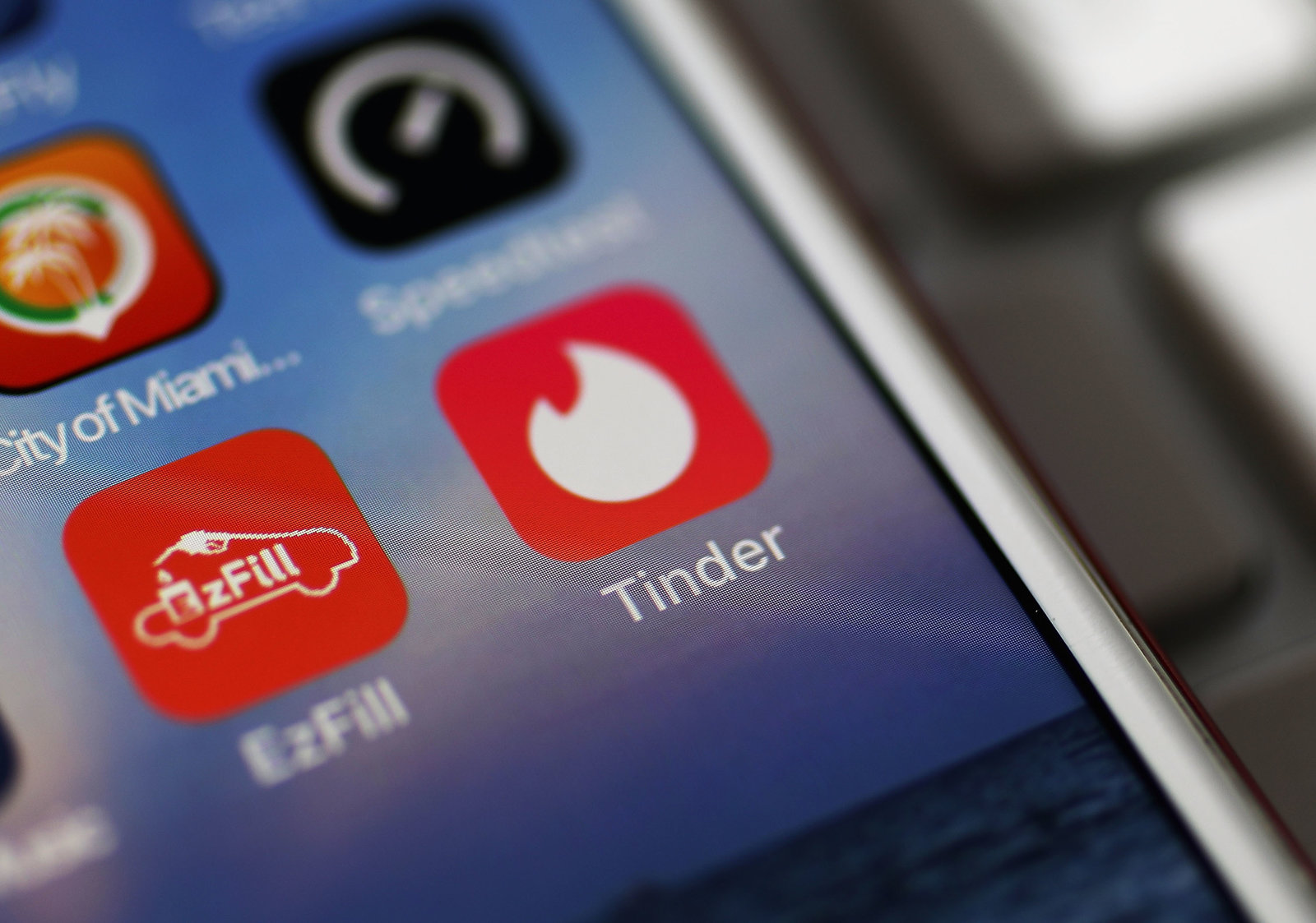 Tinder、Grindr和其他应用程序与广告商共享敏感的个人数据