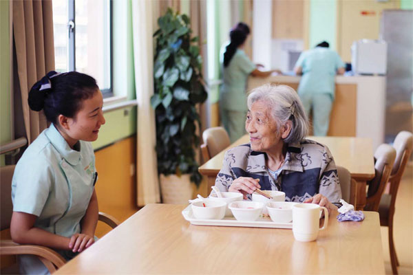 每日一词∣养老服务强制性国家标准 mandatory national standards for elderly care organizations
