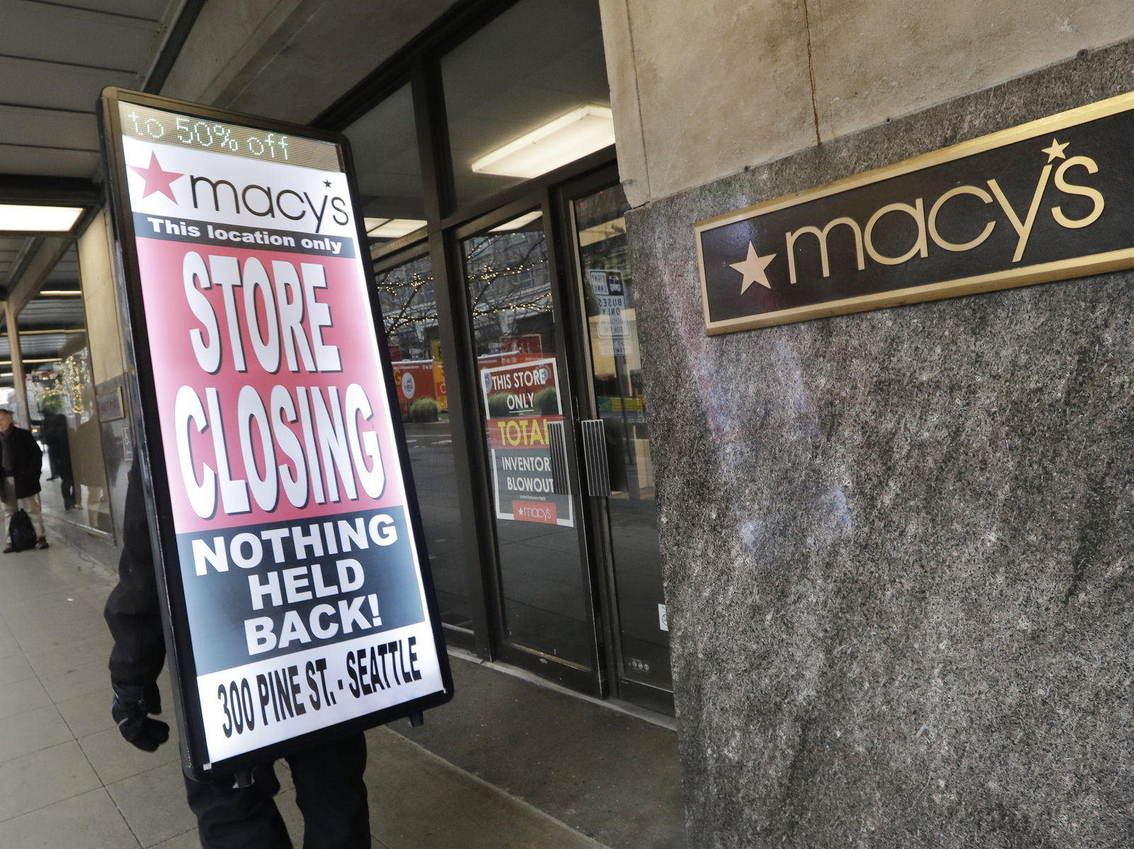 梅西百货关闭了125家门店，裁减了2.000个工作岗位