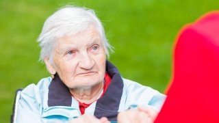 老年女性患痴呆几率比男性高