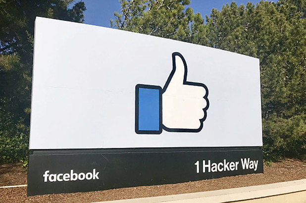 Facebook表示，员工可以在家工作到年底