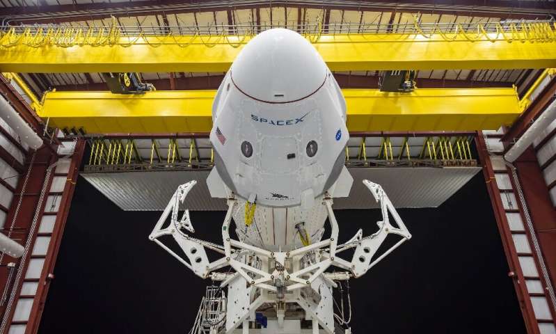 SpaceX准备首次将宇航员送入太空