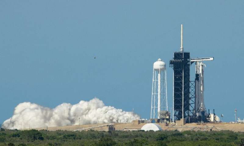 SpaceX准备首次将宇航员送入太空
