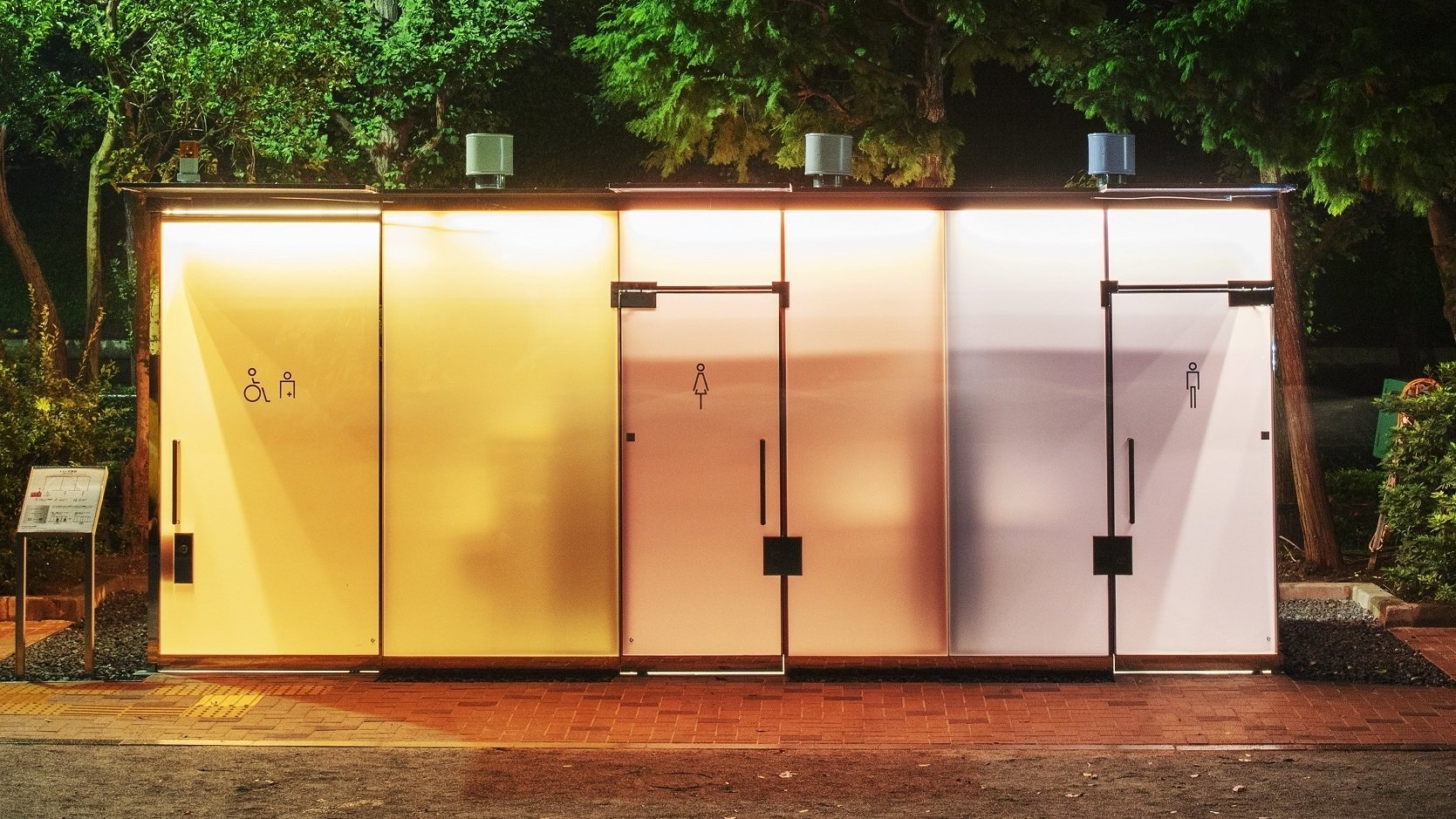 东京公园推出透明公厕，但也提供隐私保护